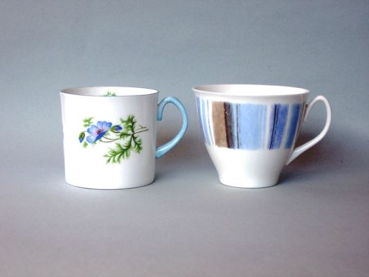 AVON 07 Coffee & Tea Cups
